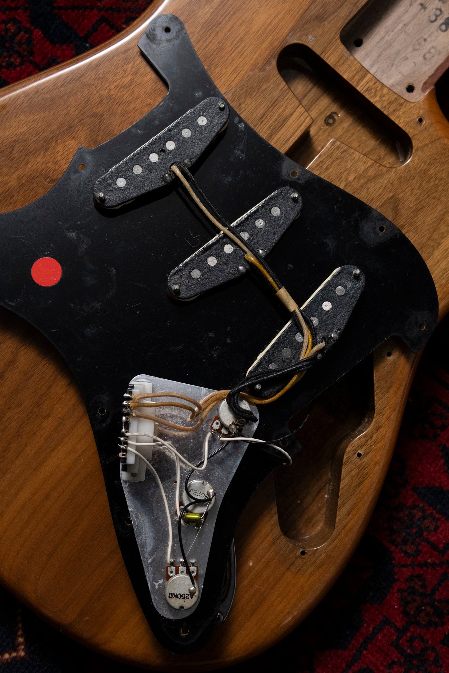 2004 Fender ST68TX WAL/R '68 Stratocaster, USA Texas Special Pickups, Non Catalog Limited Edition, Walnut Body