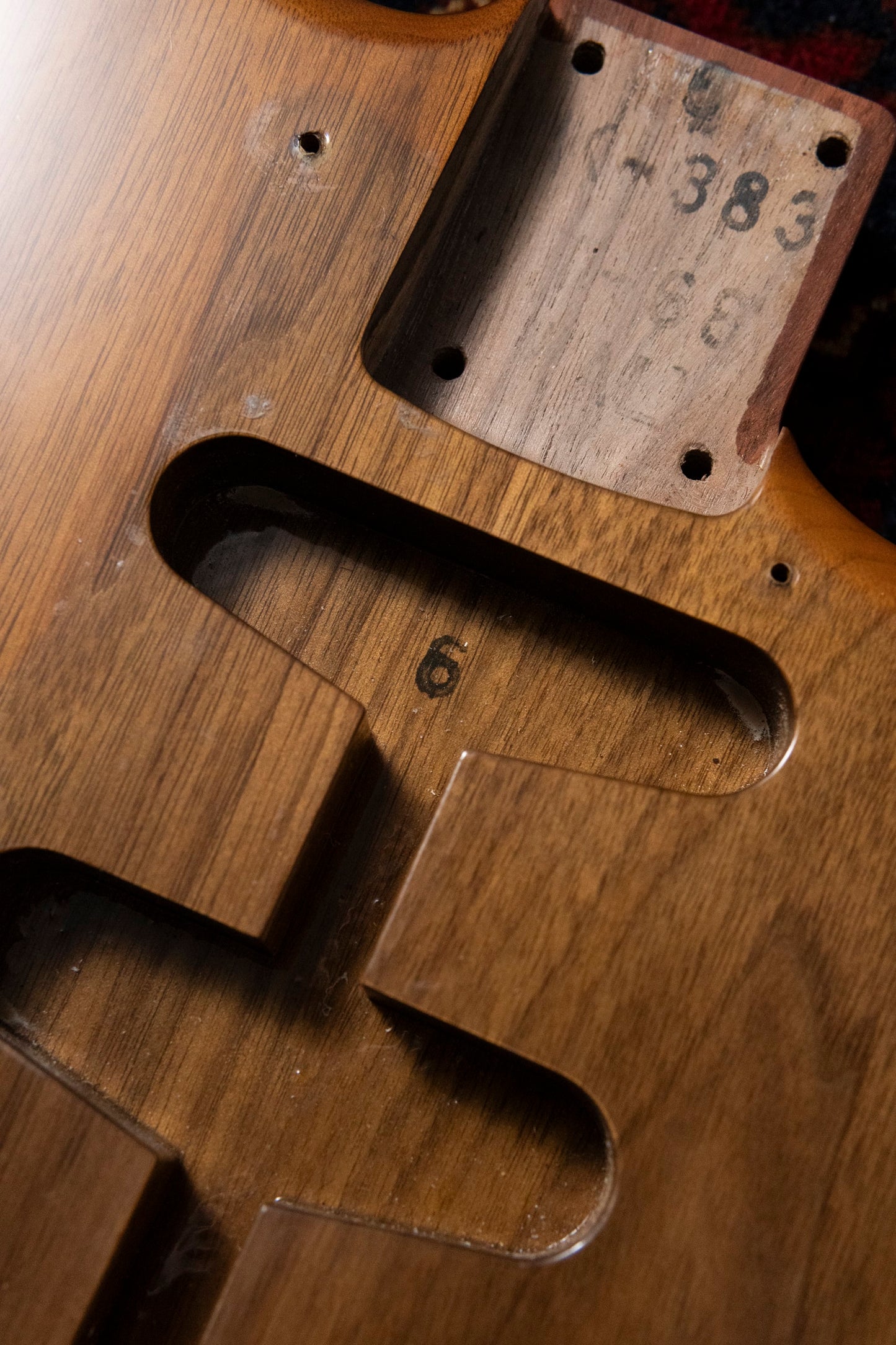 2004 Fender ST68TX WAL/R '68 Stratocaster, USA Texas Special Pickups, Non Catalog Limited Edition, Walnut Body