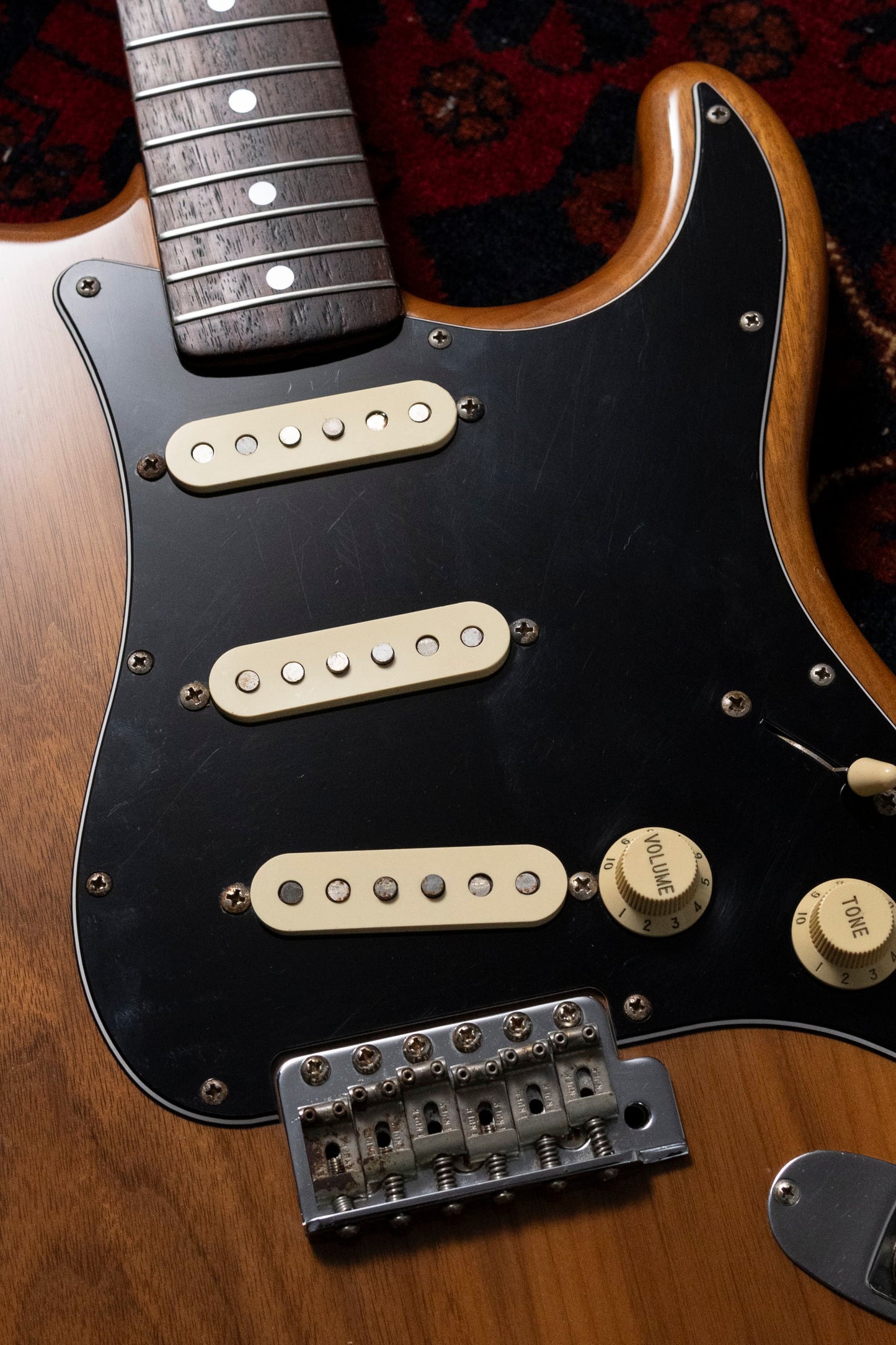2004 Fender ST68TX WAL/R '68 Stratocaster, USA Texas Special Pickups, Non Catalog Limited Edition, Walnut Body