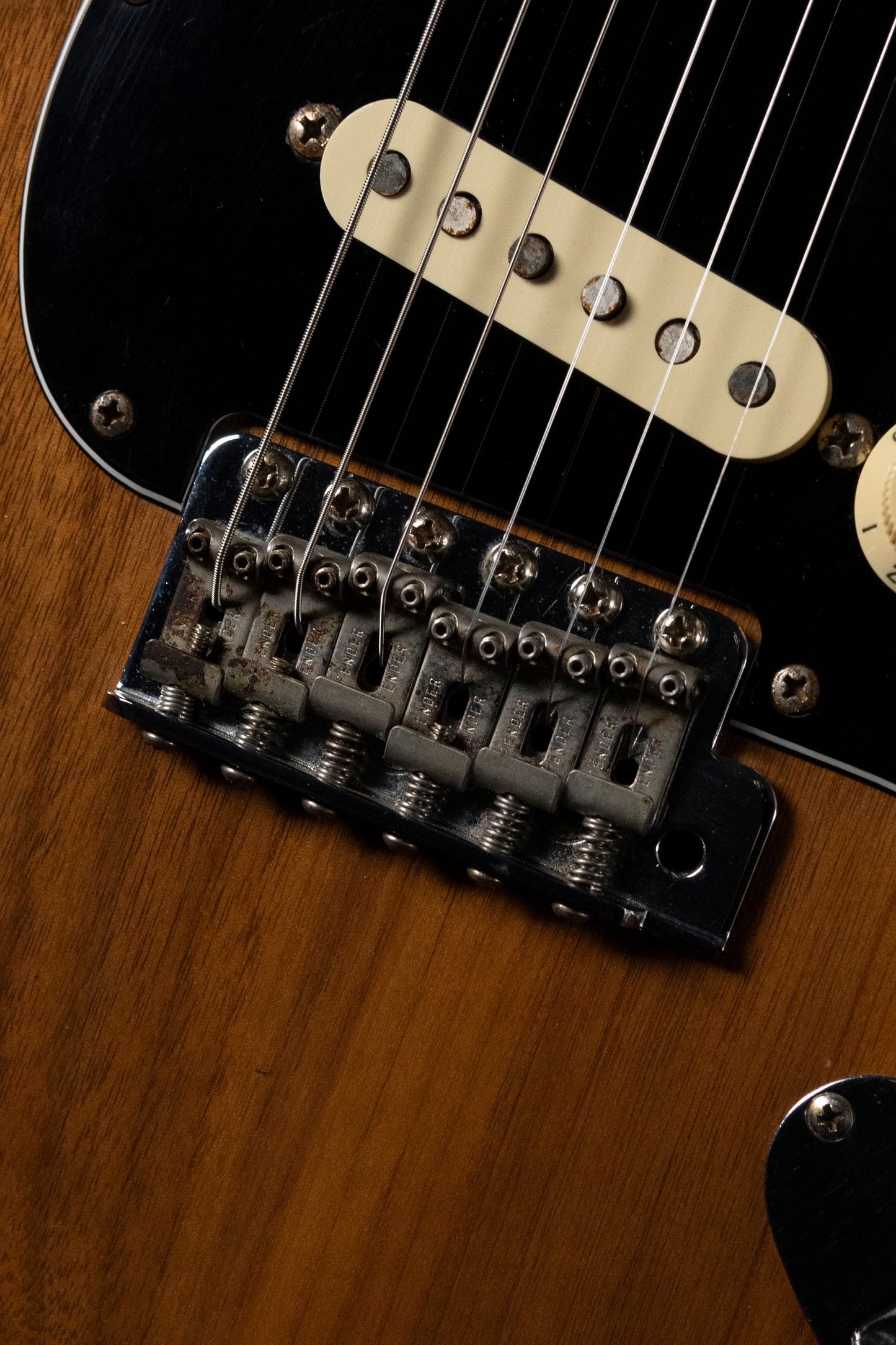 2004 Fender ST68TX WAL/R '68 Stratocaster, USA Texas Special Pickups, Non Catalog Limited Edition, Walnut Body