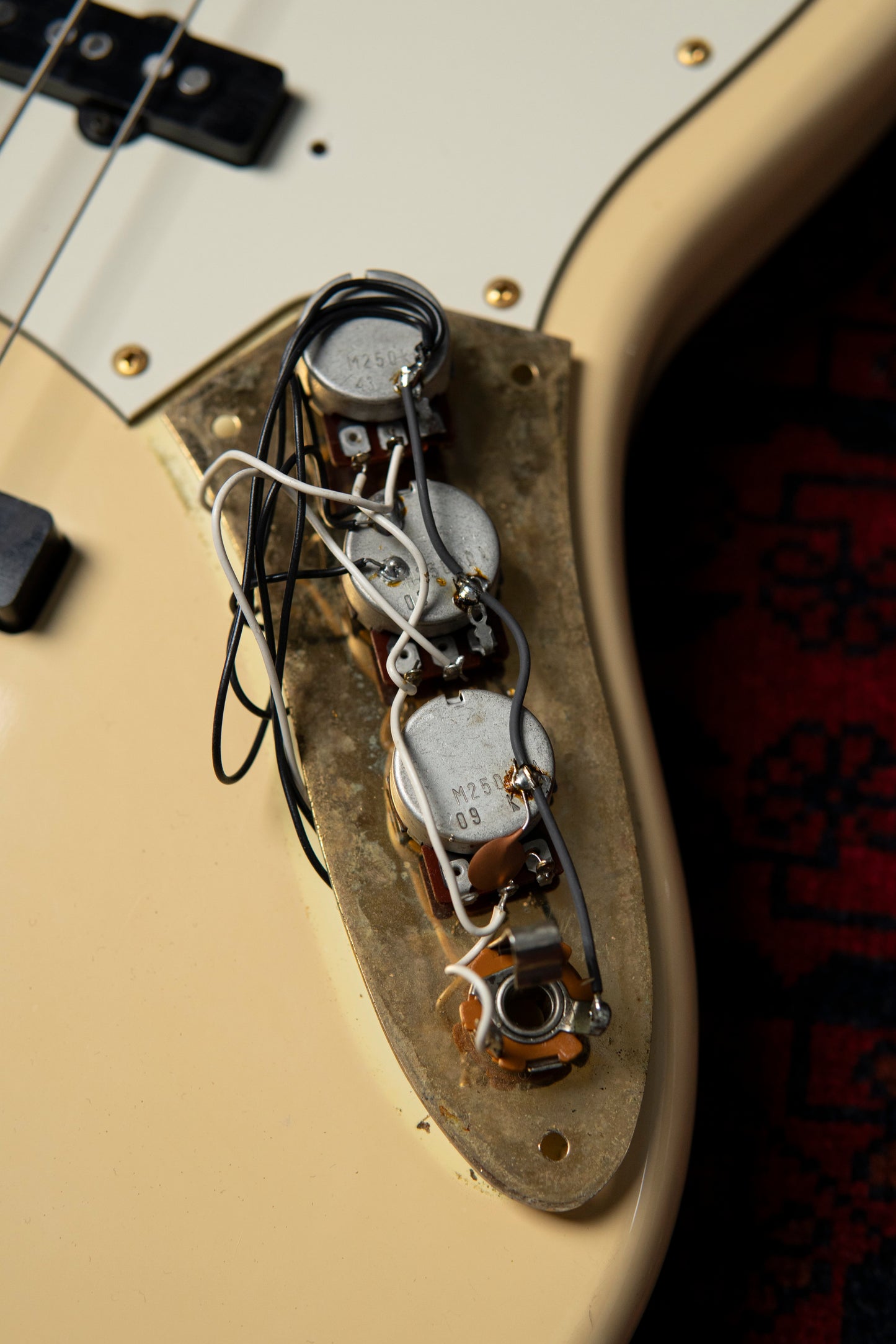 1990 Fender "Order Made" JB75-75 Jazz Bass, Gold Hardware, Fully Painted, White