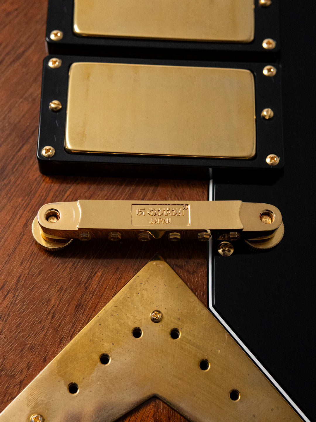 2019 Combat 57FV, 24" Scale, 3x Bareknuckle Mule, 97% scale body, Mahogany, Custom Order, Gibson '57 Flying V replica